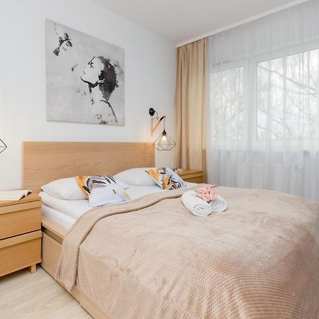 Warsaw Sokolowska One Bedroom Apartament By Noclegi Renters Exterior photo